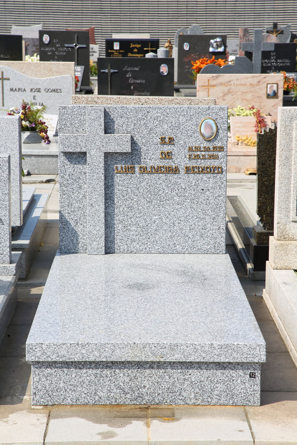 Jazigo Granito Pedras Salgadas